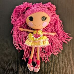 2013 MGA Lalaloopsy Crumbs Sugar Cookie Doll 12" Pink Yarn Hair and Outfit